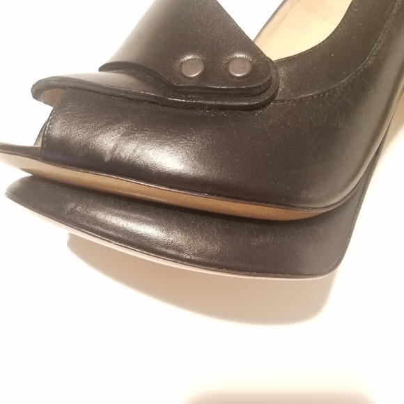 Nicholas Kirkwood - Picture 3 of 6